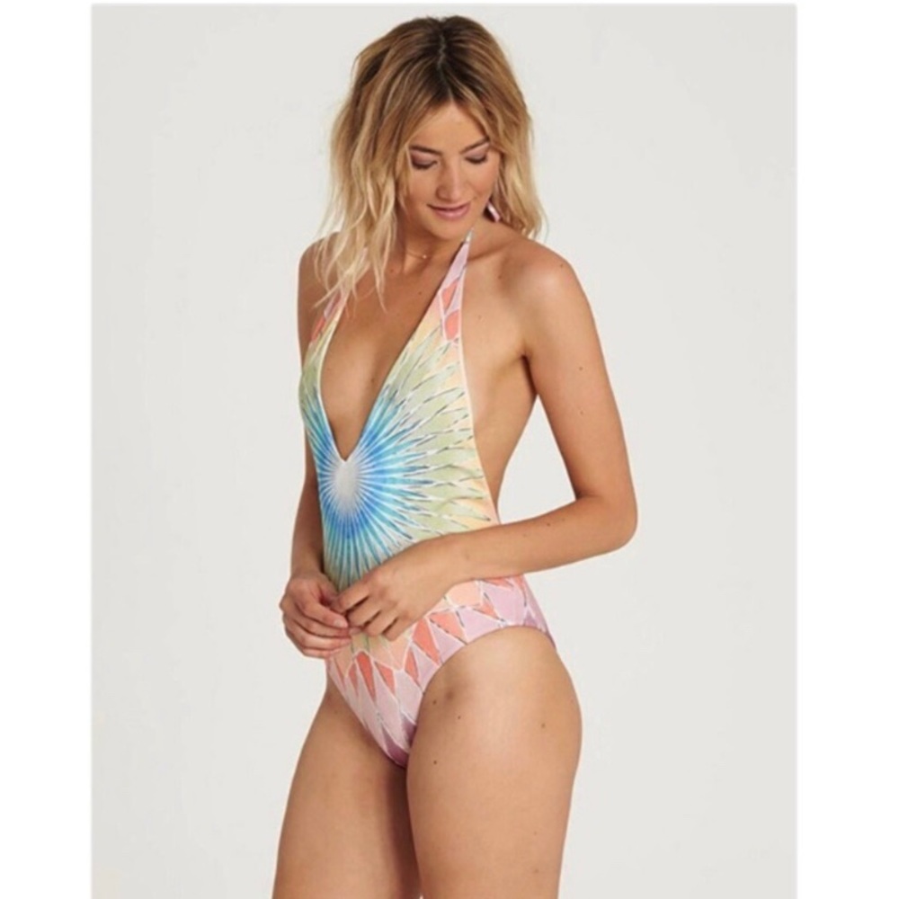 SUPER CUTE BILLABONG one piece swimsuit